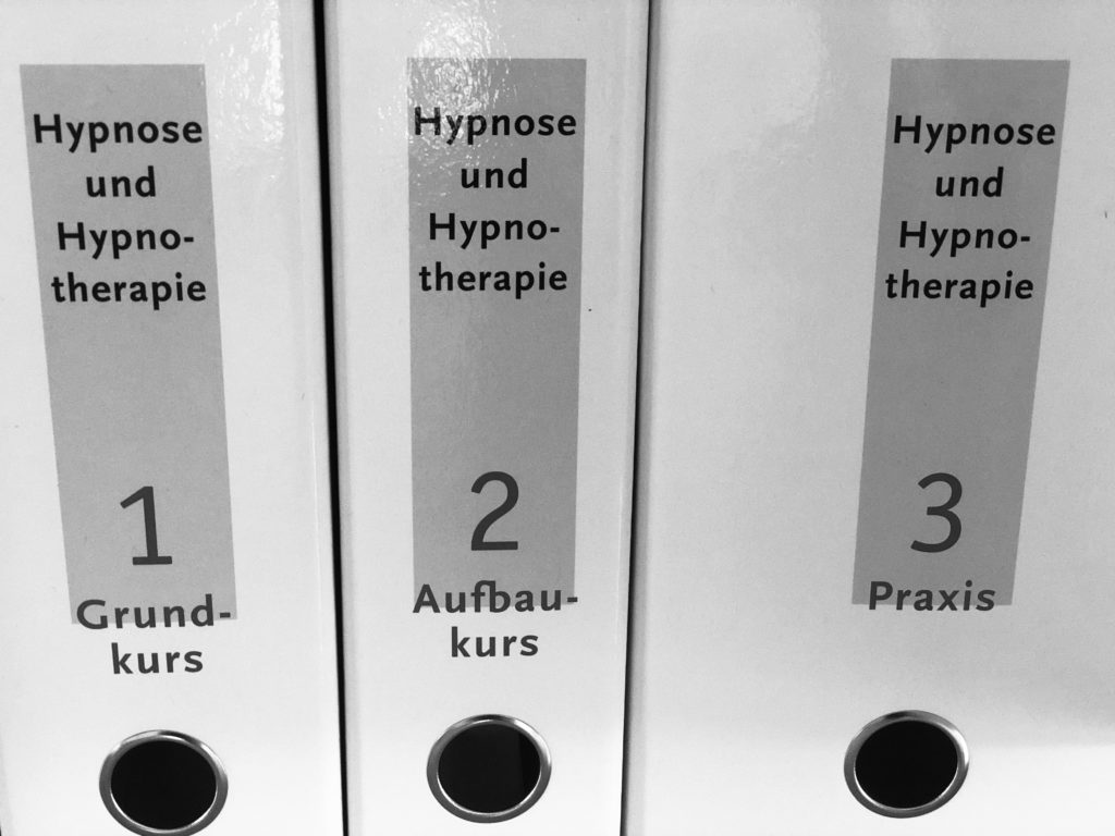Mag.Wolfgang Oswald, Lehrtherapeut mit voller Lehrbefugnis für Hypnosepsychotherapie (ÖGATAP)